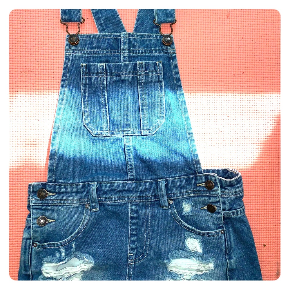 Overall shorts